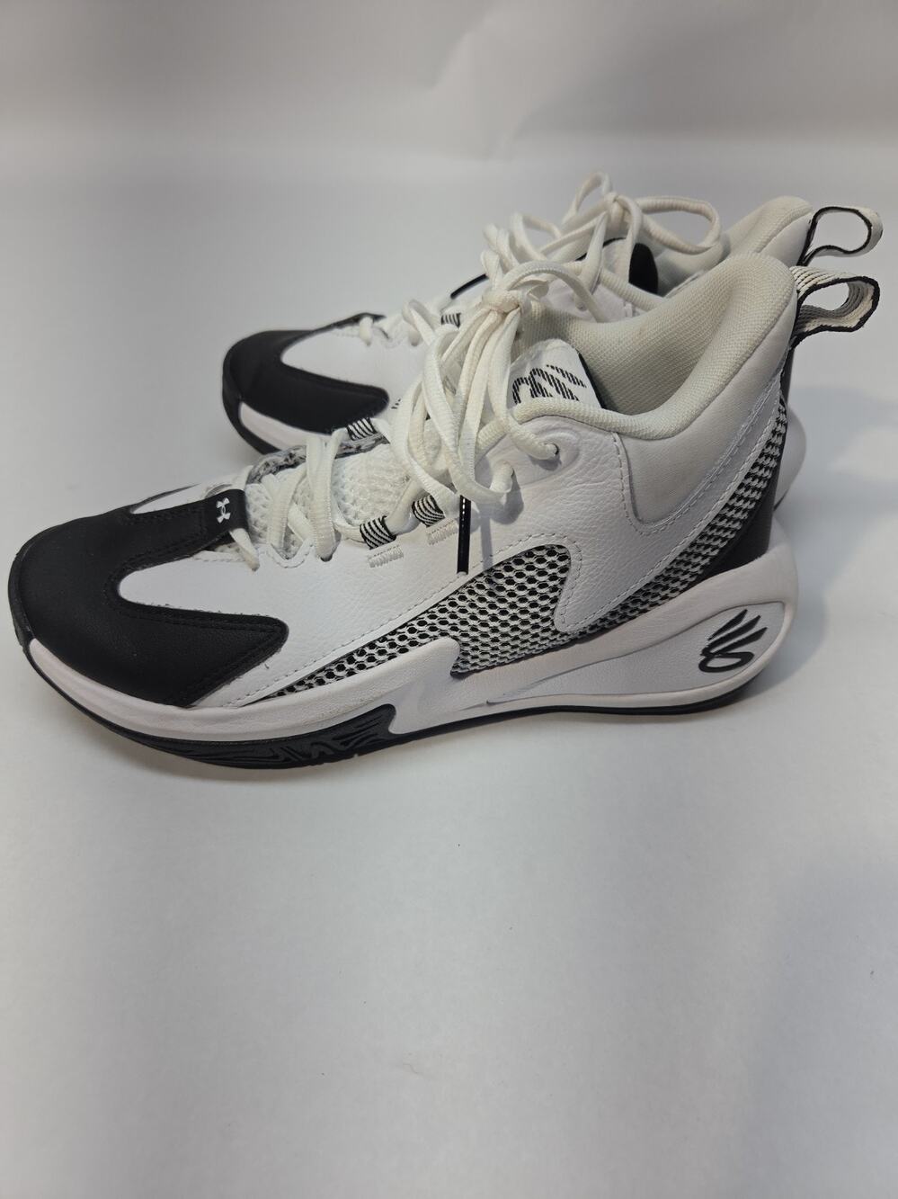 Under Armour Steph Curry Unisex Kids 5Y White/Black Lace-Up Basketball Sneakers